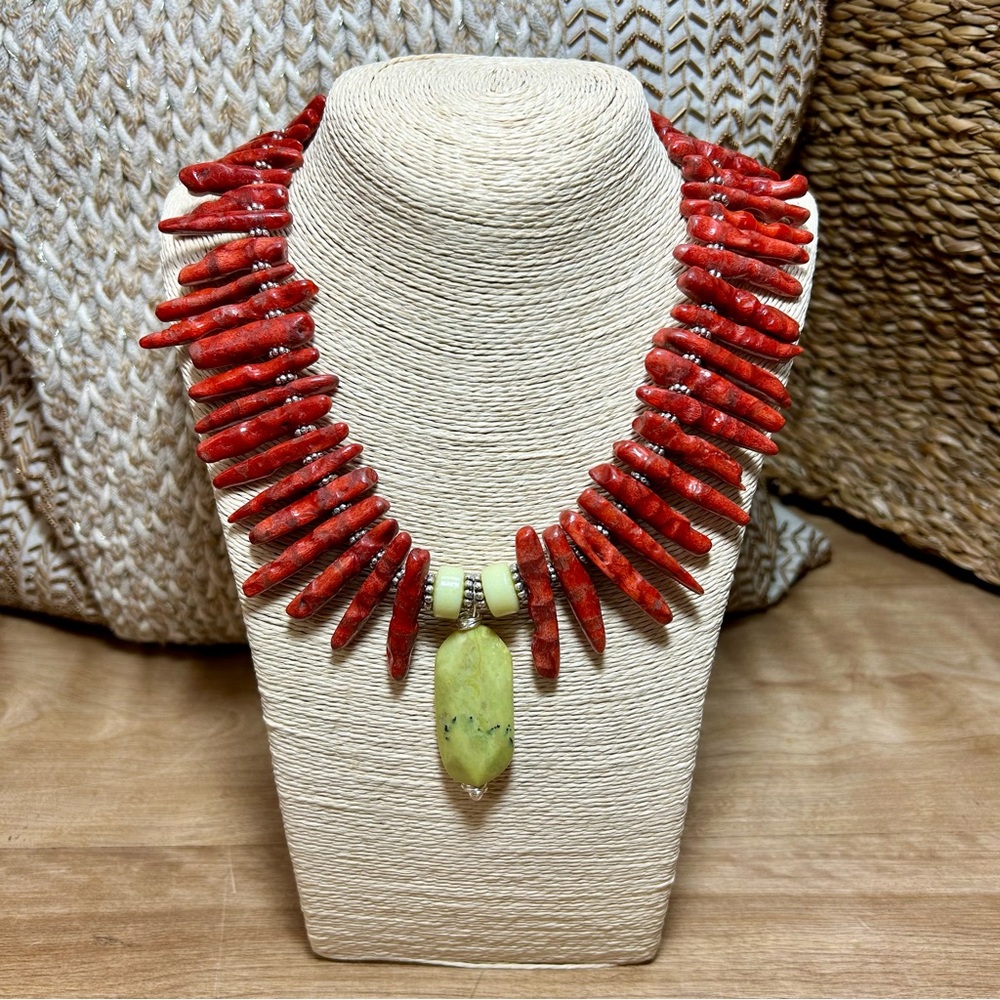BEAUTIFUL CORAL AND STERLING STATEMENT NECKLACE WITH TURQUOISE PENDANT